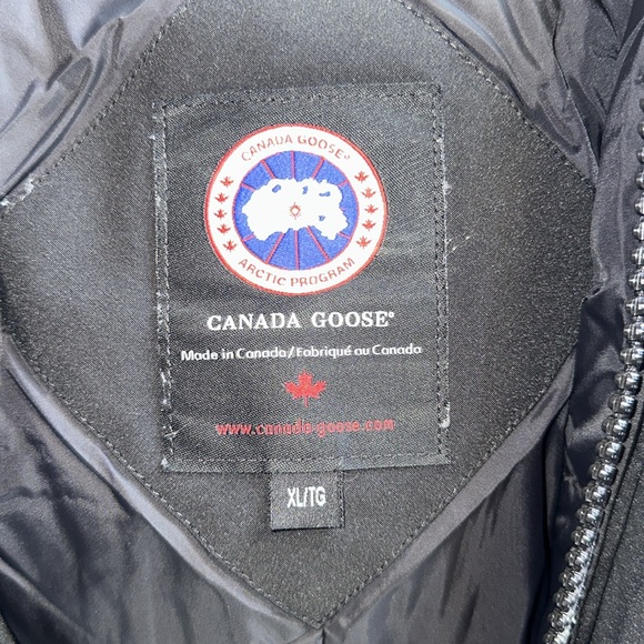 Men’s Canada Goose Chateau Parka with fur hood! - Picture 6 of 10